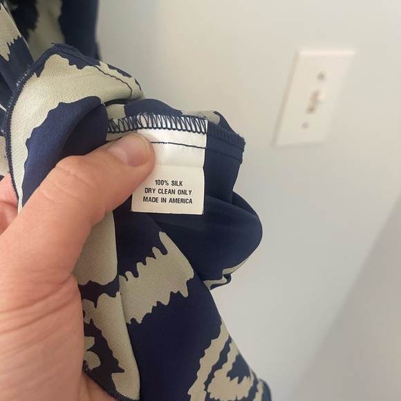 Amanda Uprichard Ruffle Halter Mini V neck dress in Navy/Cream Pattern - Small - Picture 9 of 12